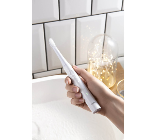 Електрична зубна щітка Ardesto ETB-101W біла