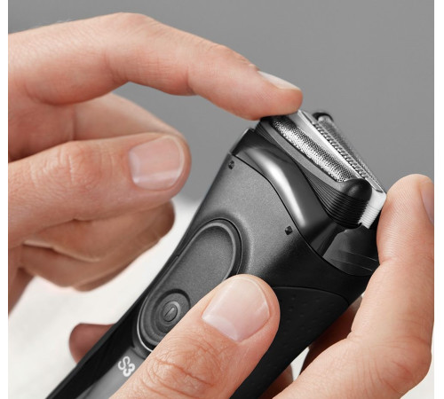 Електробритва чоловіча Braun Series 3 3020s Black
