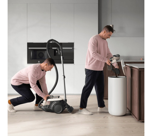 Пылесос Electrolux EL61H4SW