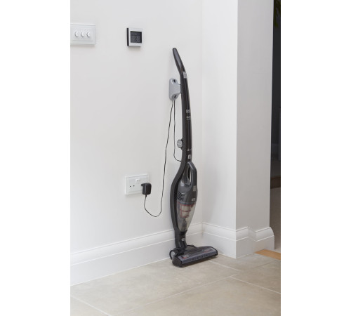 Портативный BLACK&DECKER аккум. электровеник SVB620JW