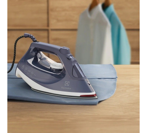 Утюг Electrolux E6SI1-2MN