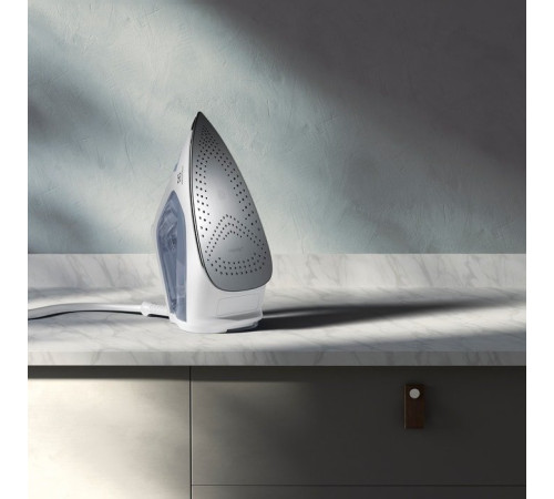 Утюг Electrolux E7SI1-4WB