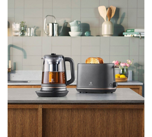 Электрочайник Electrolux E7GK1-8BP