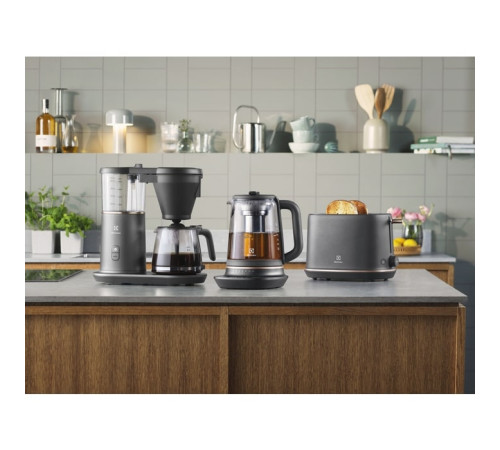 Электрочайник Electrolux E7GK1-8BP