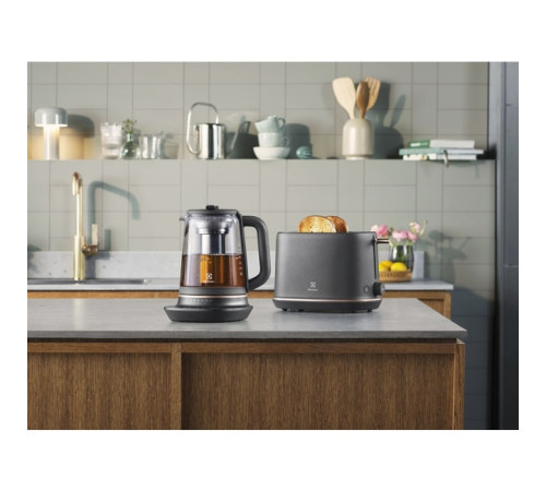 Электрочайник Electrolux E7GK1-8BP