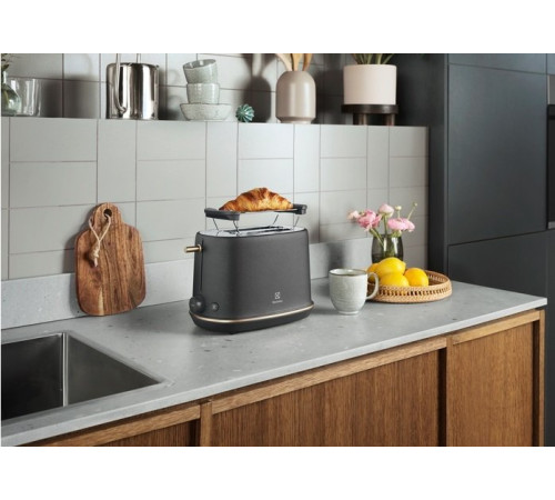 Тостер Electrolux E7T1-6BP