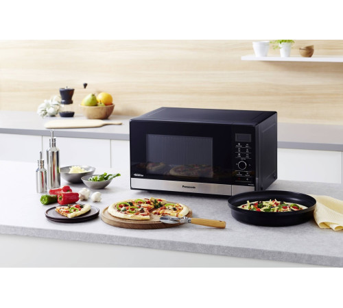 Мікрохвильова піч інверторна з грилем Panasonic NN-GD38HSZPE