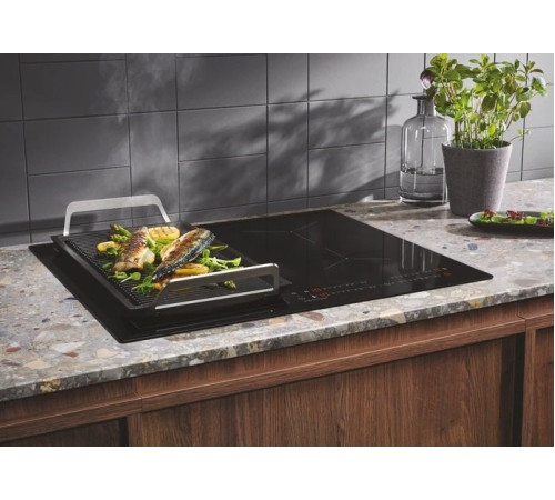 Варильна поверхня Electrolux IPEL6453KC