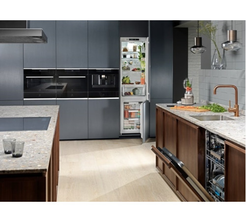 Встраиваемая посудомоечная машина Electrolux EEC967310L