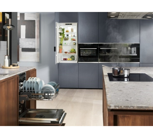 Встраиваемая посудомоечная машина Electrolux EEC967310L