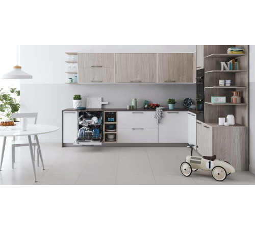 Встраиваемая посудомоечная машина Indesit DIC3B+16A