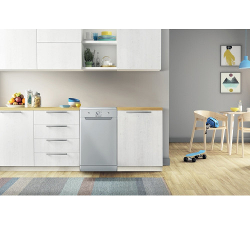 Посудомийна машина Indesit DSCFE1B10SRU