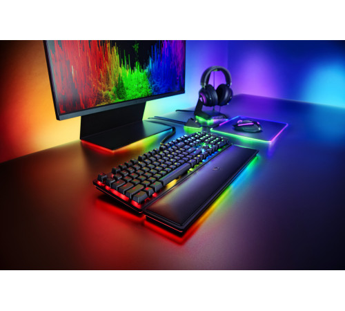 Ігрова клавіатура Razer BlackWidow Ultimate CHROMA V2 (RZ03-02030700-R3R1)