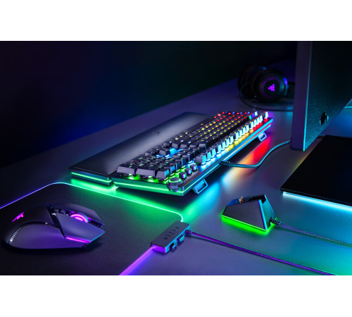 Ігрова клавіатура Razer BlackWidow Ultimate CHROMA V2 (RZ03-02030700-R3R1)