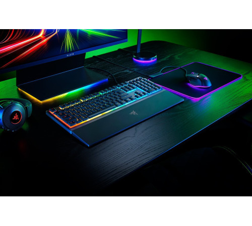 Ігрова клавіатура Razer Ornata V3 RGB 104key Mecha-Membrane Switch USB RU Black (RZ03-04460800-R3R1)