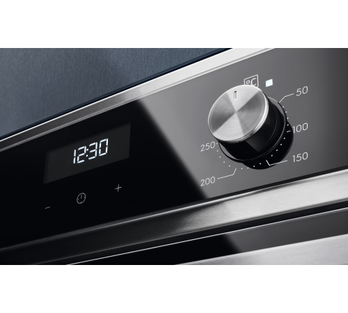 Духовка электрическая Electrolux EOF5C50BX