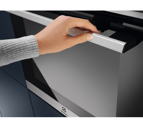 Духовка электрическая Electrolux EOF5C50BX