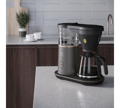 Кофеварка Electrolux капельная E7CM1-4MTM