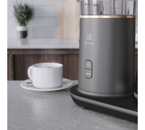 Кофеварка Electrolux капельная E7CM1-4MTM