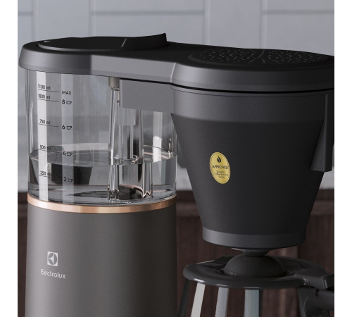 Кофеварка Electrolux капельная E7CM1-4MTM