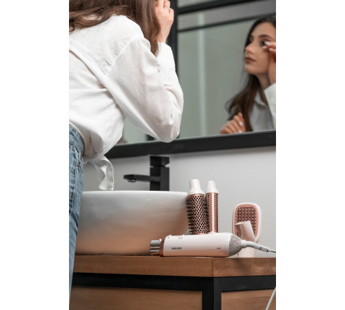 Фен-щетка Philips BHA310/00