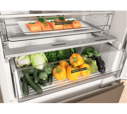 Встраиваемый холодильник Whirlpool WHSP70T121