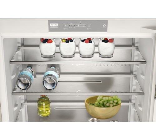 Встраиваемый холодильник Whirlpool WHSP70T121