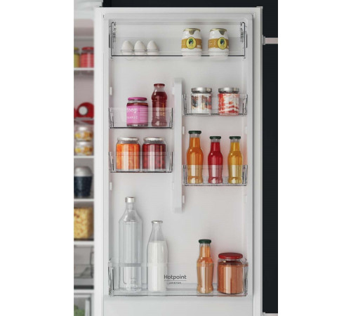Встраиваемый холодильник Hotpoint-Ariston HAC20T321
