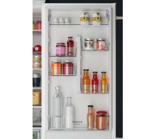 Встраиваемый холодильник Hotpoint-Ariston HAC20T321