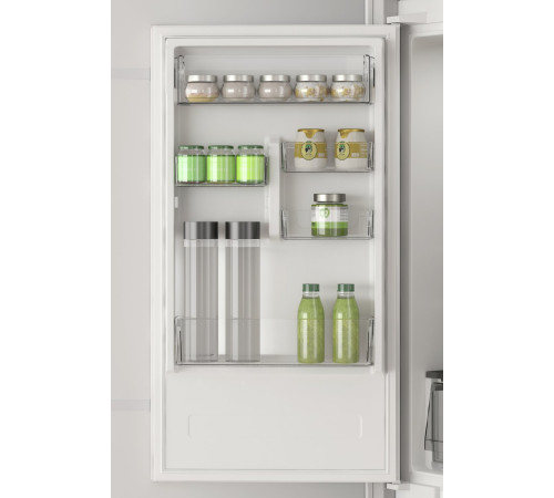 Встраиваемый холодильник Whirlpool WHC18T341