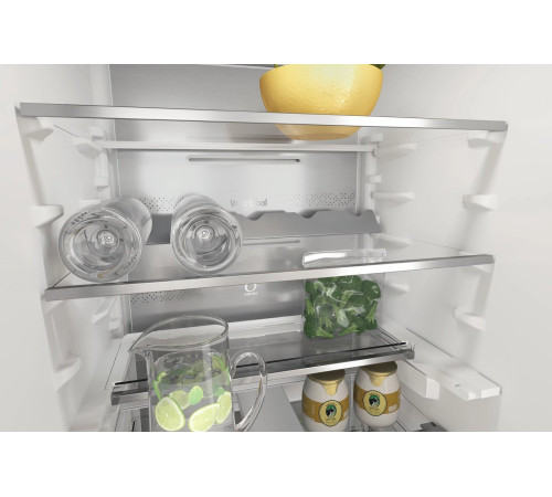 Встраиваемый холодильник Whirlpool WHC18T573