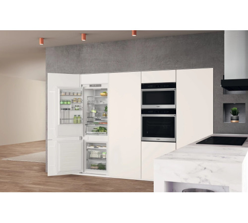 Встраиваемый холодильник Whirlpool WHC18T573