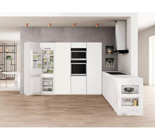 Встраиваемый холодильник Whirlpool WHC18T311