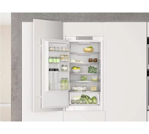 Встраиваемый холодильник Whirlpool WHC18T311
