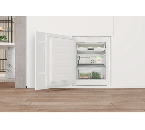 Встраиваемый холодильник Whirlpool WHC20T593P