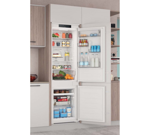 Встраиваемый холодильник Indesit INC18T311
