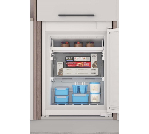 Встраиваемый холодильник Indesit INC18T311