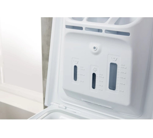 Вертикальная стиральная машина Indesit BTW D51052 EU