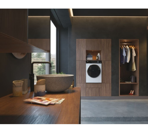 Стирально-сушильная машина Haier HWD80-B14979