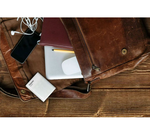 Зарядний пристрій Panasonic USB in/out з функцією Power Bank+4AA 2000 mAh