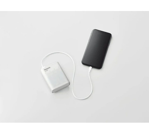 Зарядний пристрій Panasonic USB in/out з функцією Power Bank+4AA 2000 mAh
