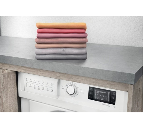 Встраиваемая стиральная машин Whirlpool BIWMWG71484E