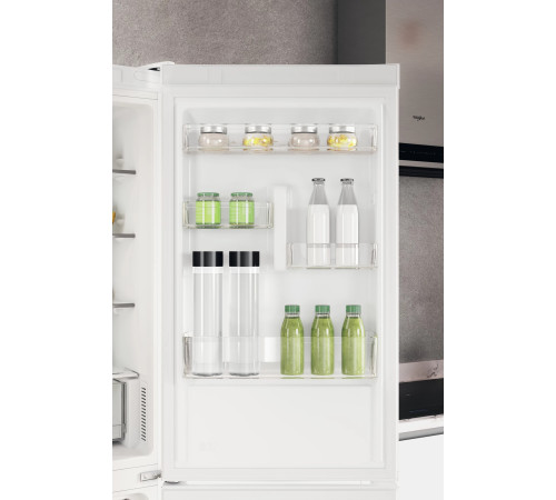 Холодильник Whirlpool W7X82IW