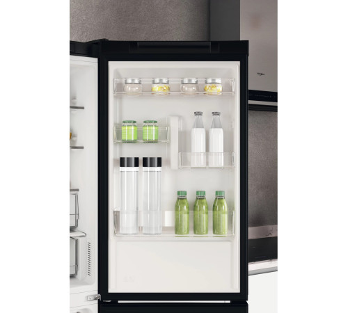 Холодильник Whirlpool W7X82IK