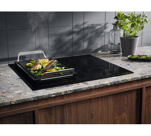Варильна поверхня індукційна Electrolux CIV644