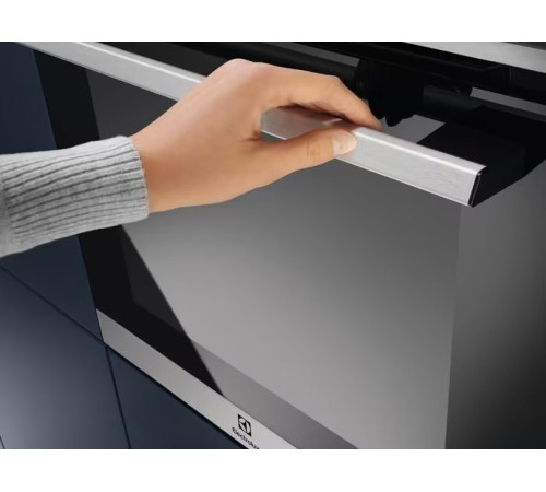 Духовой шкаф Electrolux EOF5H40BX
