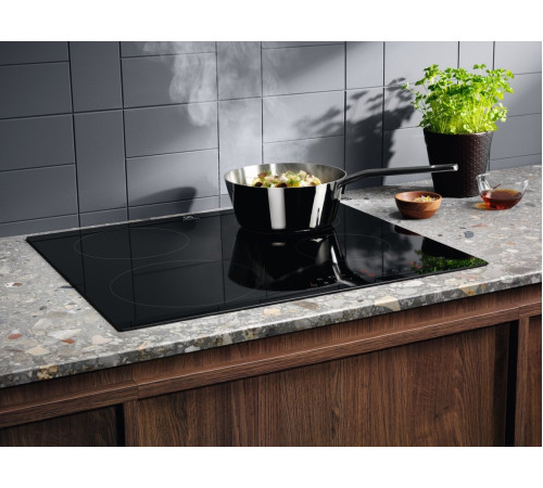 Варильна поверхня індукційна Electrolux LIR60433