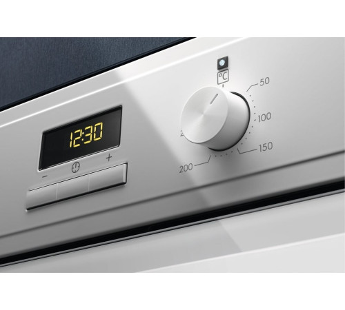 Духовой шкаф Electrolux EOF3H40BW