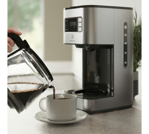 Кофеварка Electrolux капельная E5CM1-6ST