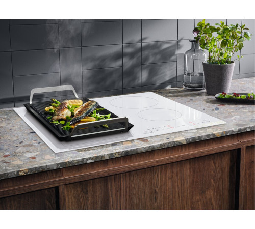 Варильна поверхня індукційна Electrolux LIV63431BW